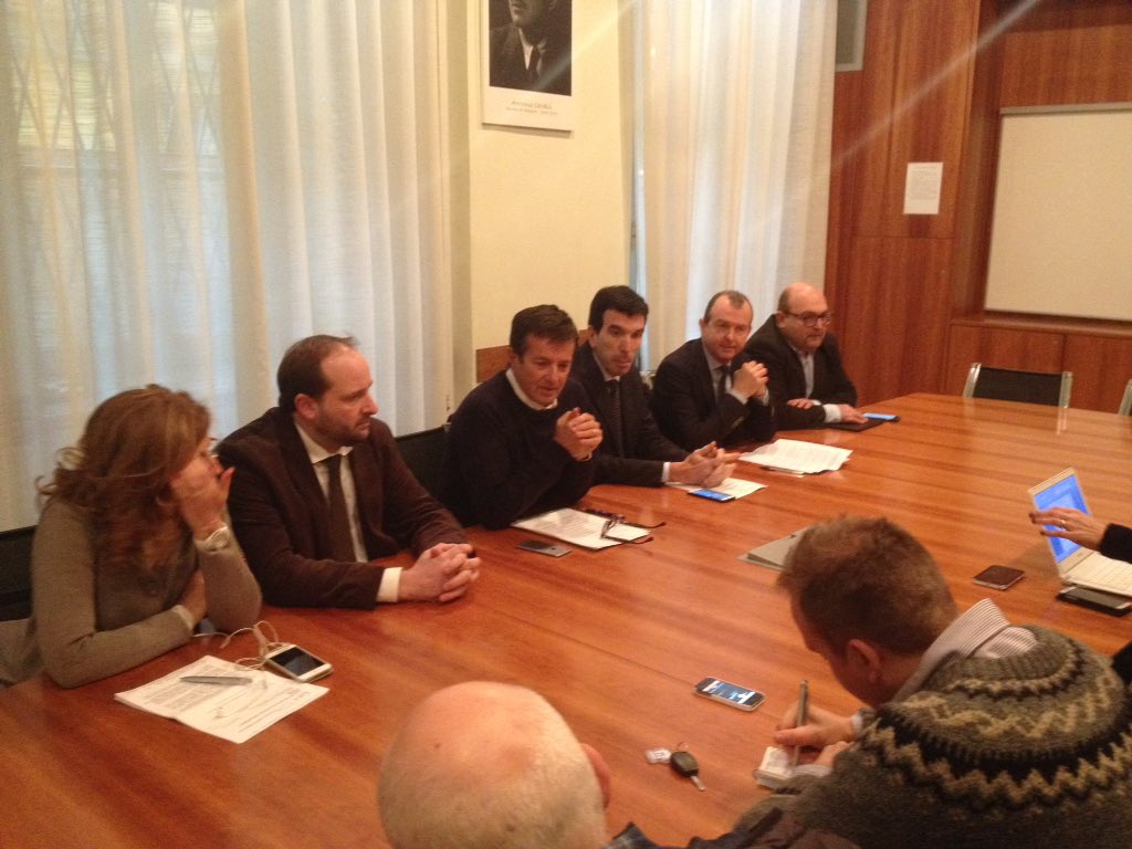 ComunediBergamo's tweet image. #ConferenzaStampa a #PalazzoFrizzoni: l'impegno del #Governo per le infrastrutture bergamasche su ferro.