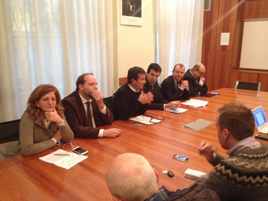 ComunediBergamo's tweet image. #ConferenzaStampa a #PalazzoFrizzoni: l'impegno del #Governo per le infrastrutture bergamasche su ferro.