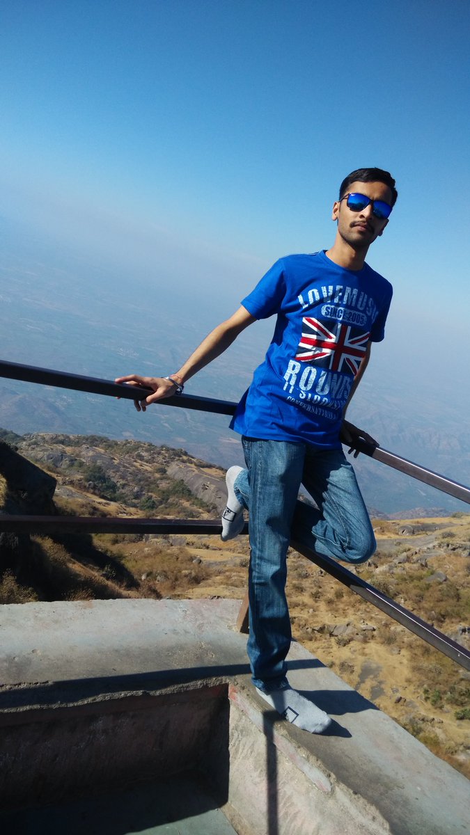 KrutantGohel's tweet photo. #Mountabu #highestplace of #Rajasthan &#Gujarat https://t.co/TtFWUhPa0W