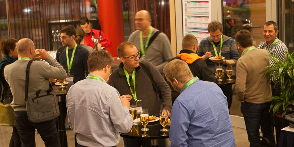 mad_summit's tweet image. Impressionen #JavaEnterpriseSummit #MicroservicesSummit 2015: Get-Together am zweiten Abend! ow.ly/VTEzY