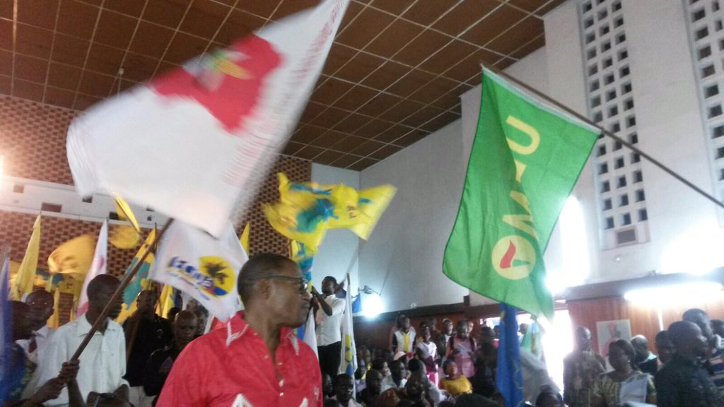 udemordc's tweet photo. #RDC L'Opposition politique réunie à Fatima pour la signature de la charte #FrontCitoyen2016 @DynamiqueOpp @G7_RDC https://t.co/xgPI2vcU47