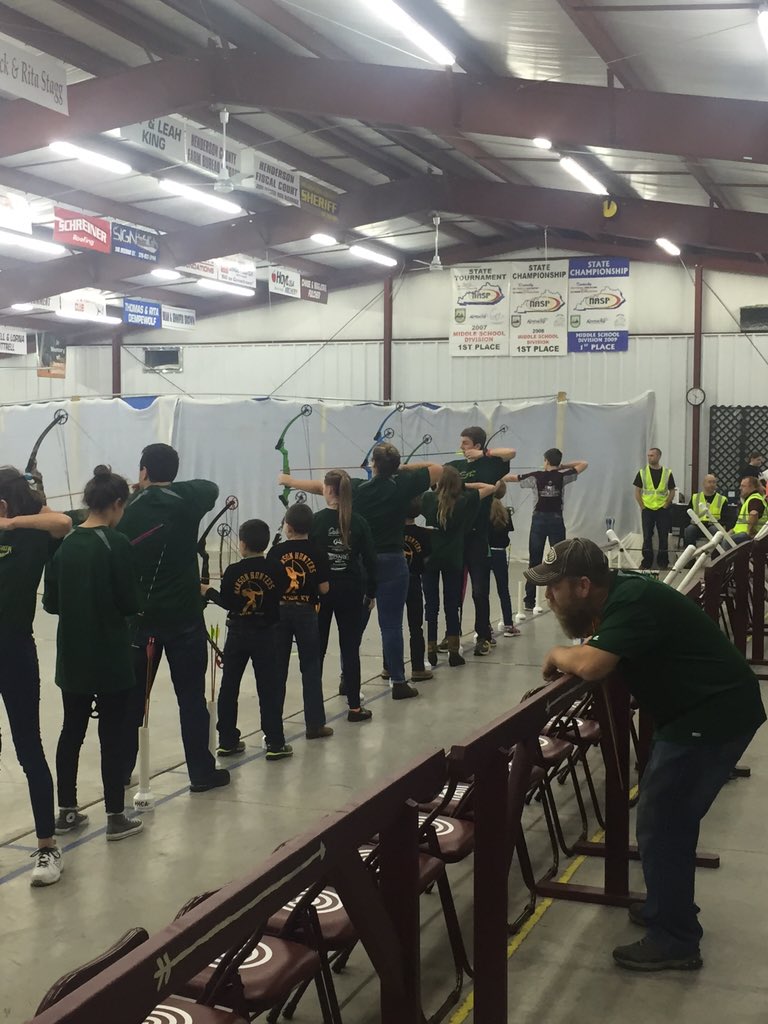 ghsarchery1's tweet photo. Gator archery team at Henderson county shoot. #aimsmallmisssmall https://t.co/t0k9kGRgIW