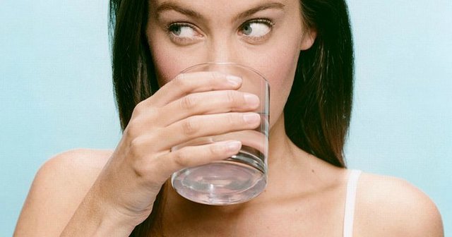 pepegrillocom's tweet photo. ¿Cuánta agua hay que beber realmente?. Lo que dice la ciencia no es lo que nos enseñaron.

https://t.co/IB2dQIWA3k https://t.co/eYRDxLA3Qj