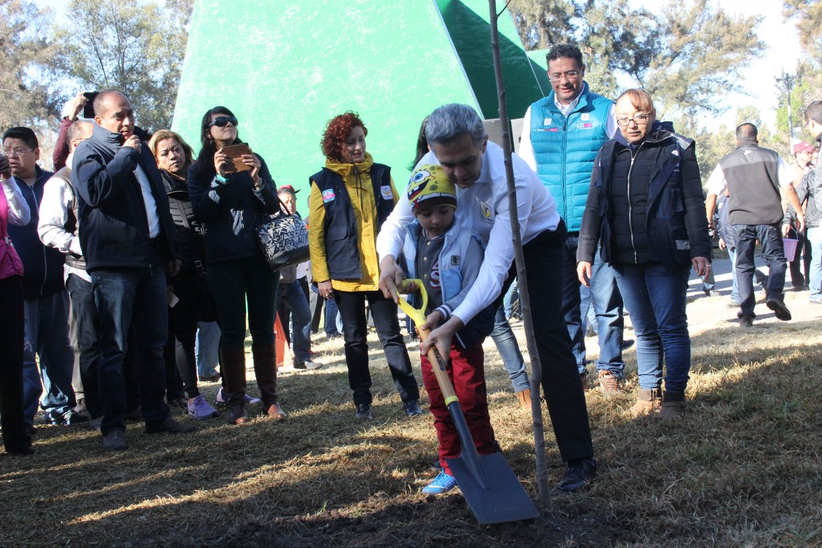 Habrán juegos de Grandes Ligas en la Ciudad de México - CYS4bQGUAAARUtX