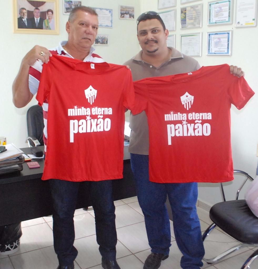tpb_rbfc's tweet photo. Vereador Fernando Martins nos deu apoio nas blusas da TPB 2016. https://t.co/siSzCILqth