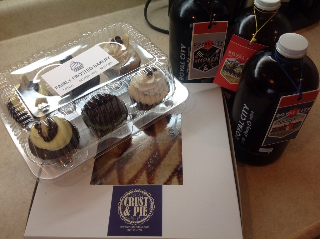Cover all the bases when asked to bring dessert. <a href="/CrustandPie/">Crust & Pie</a> <a href="/FairlyFrosted/">FairlyFrosted</a> <a href="/RoyalCityBrew/">Royal City Brewing</a> <a href="/GuelphMarket/">Brian (they/祂) 🏳️‍⚧️🏳️‍🌈🇵🇸🇨🇩🇸🇩</a> #local