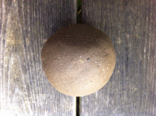 natureschools's tweet photo. Can you make a perfect mud ball? #muddyfingers https://t.co/1u2NzpNJ6m