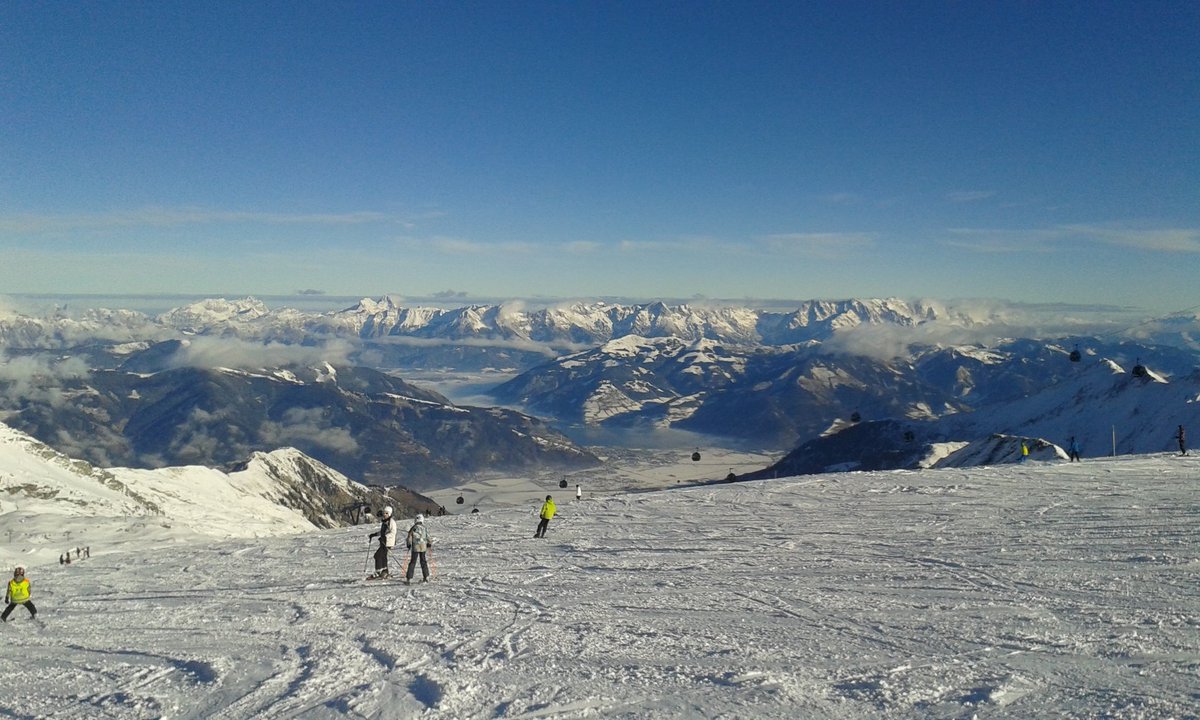 Fantastic week in Saalbach! Thanks <a href="/Saalbach_ski/">Saalbach</a> , especially for the Kaprun glacier awayday - on top of the world!