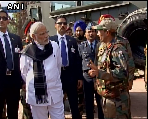 BhagwaBalak's tweet photo. PM @narendramodi Visited #PathanKot airbase today.
#ModiInPathankot https://t.co/6g4dIYKr1F