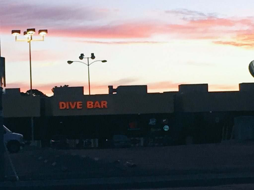 wingkinglv's tweet photo. Passing the spot on Maryland Prkwy #DiveBar Las Vegas where @POBband will play soon!! #POBrobot #AM @wingkinglv https://t.co/pdbn9uD0Hh