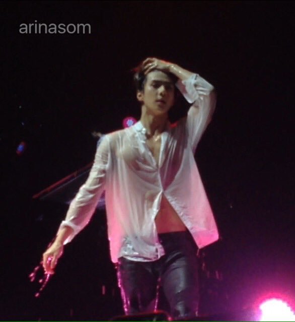 sehunspics's tweet photo. Man... https://t.co/4tqQXCF9Wi
