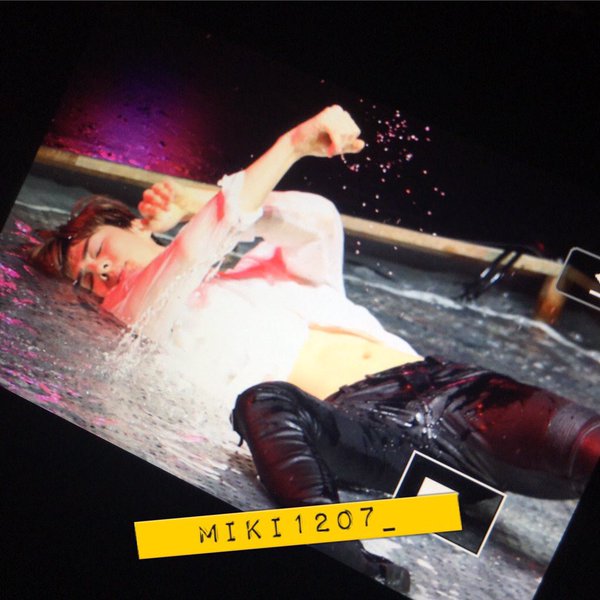 sehunspics's tweet photo. Man... https://t.co/4tqQXCF9Wi