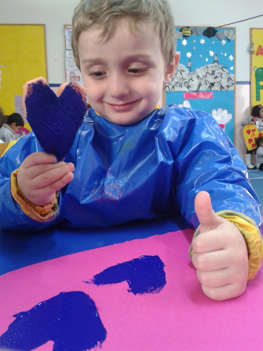 mimikayello's tweet photo. #KG1 "C" #Learners # Using paint  #Printing #Colorful #Hearts💗 https://t.co/ta0Xug7F5H
