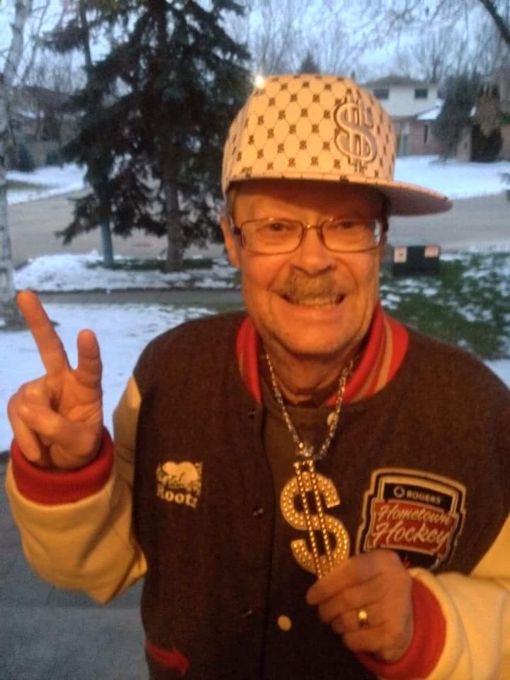 robhewson's tweet photo. Snow 60 Daddy, snow 60 Daddy, snow! https://t.co/Yw38XXCjoa #satchat #hiphop #music #musicmile #VideoMTVStars https://t.co/cyECOfAdpO