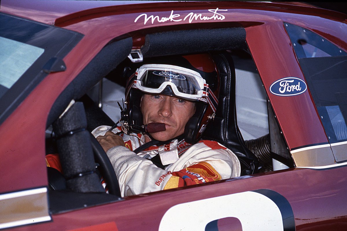 NASCAR's tweet image. 🎉🎉🎉🎉🎉🎉

Happy birthday, @markmartin!