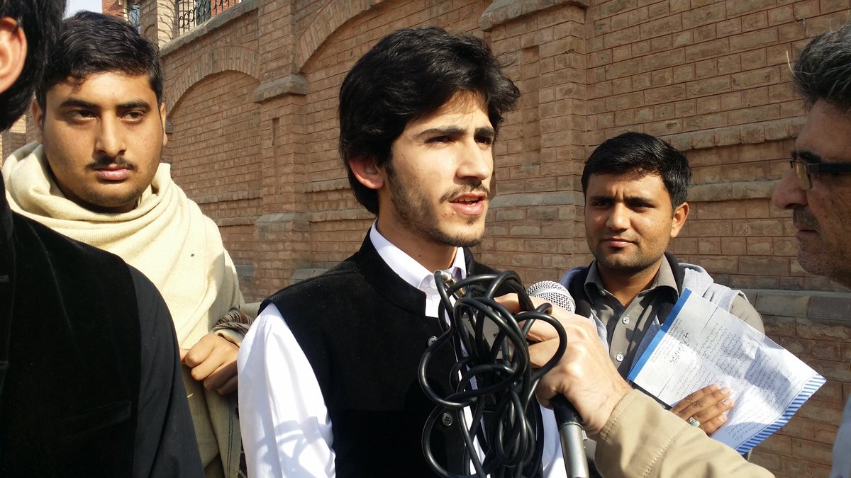 im_zalmii's tweet photo. We stand for our rights.
Don't play with our future give us our right in CPEC 
#CPEC #peshawar #Kprights https://t.co/5yGOxOzysr