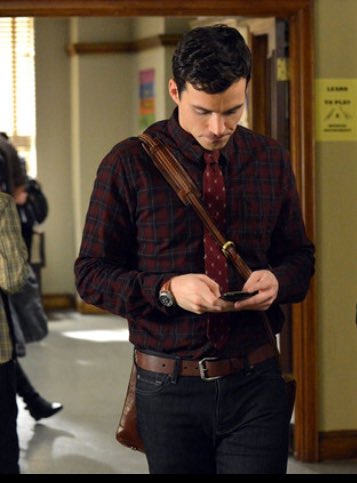 laistome's tweet photo. #30DaysPLLChallenge
Day 28: Most fashionable guy 

Ezra Fitz https://t.co/vDrABL9XuZ