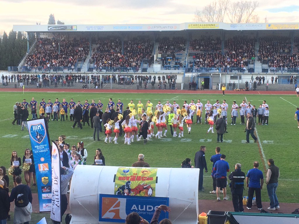 Guilhem7582's tweet photo. Stade Domec pour @XiiiCathare vs @DragonsOfficiel  !! 2eme opposition dans l'histoire https://t.co/ajWXH4PFNo