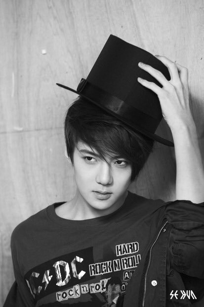 SARANG_SEHUN's tweet photo. #4YearswithSEHUN https://t.co/cTE5Lhe8rc