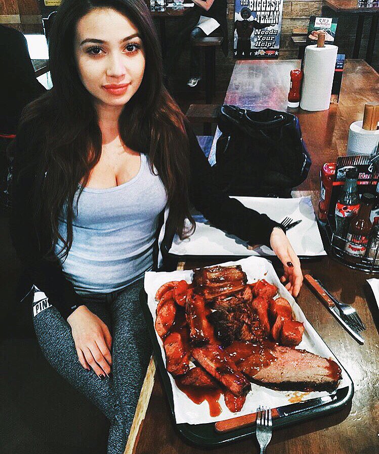 Babes With BBQ tweet media