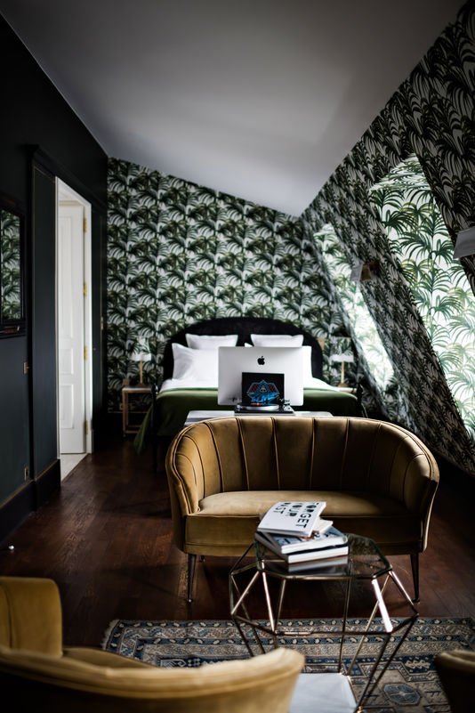 AptTherapy's tweet image. Let this Paris Hotel Inspire Your Bedroom (or Your Wildest Dreams) on.apttherapy.com/bP0KvO