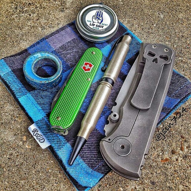 EnvyWatches's tweet photo. From @jsin724 -  Day off dump. #lipshit #blueq #ohmen #cosmonewt #cosmonewt2 #swissarmykni… https://t.co/zyMPTIUFs8 https://t.co/RIUivwuHBU