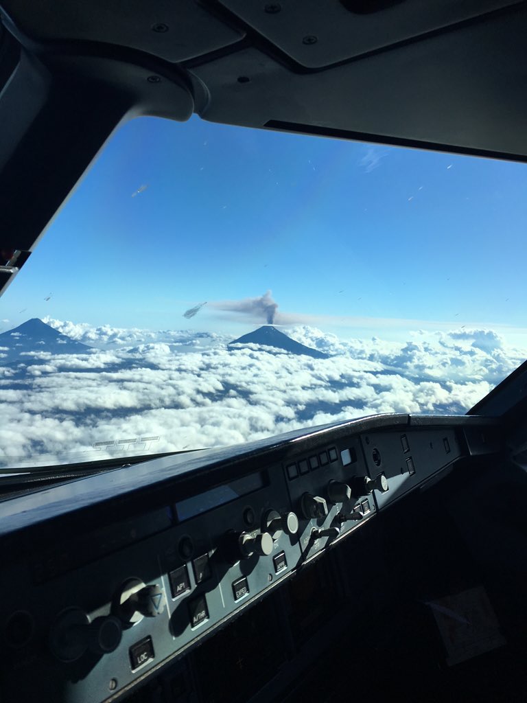 unrestricted_p's tweet photo. Hello Guatemala 👋🏽 you have a nice view! https://t.co/3MT0JSTmOe