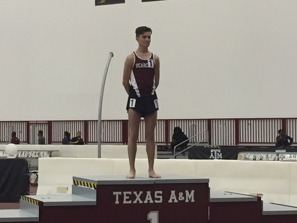 TXMileSplit's tweet photo. WATCH: #TAMUClassic 2 mile champ @nicbutts3200 run U.S. #9 🏃🏻💨🔥==>https://t.co/FSXDXFsmPc https://t.co/2dAq9i53de