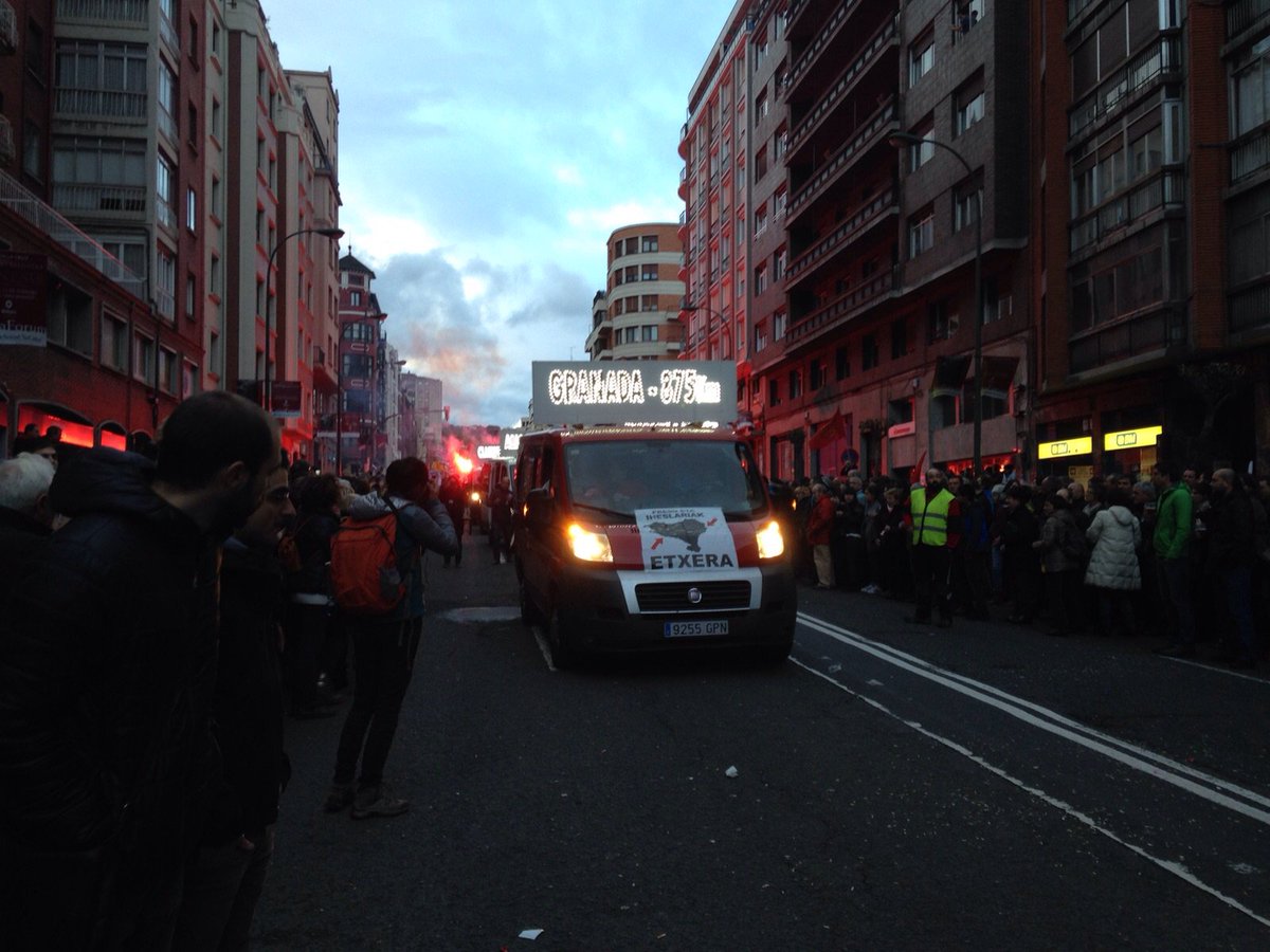 LibreBerlin's tweet photo. Die Demo startet! Bilbo platzt aus allen Nähten! Gemeinsam für die Rechte von Gefangenen! #StopDispersionNOW https://t.co/RRW2iZUNyl