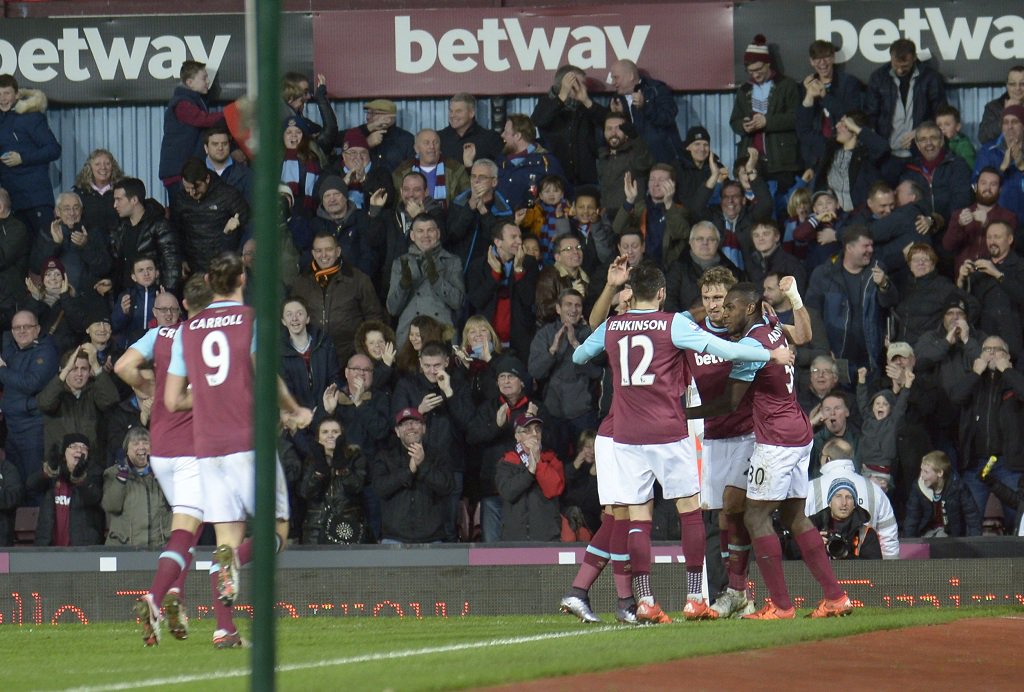 WestHam's tweet image. FT: A clean sheet, three wins in a row and eight unbeaten in all competitions. It's a good time to be #WestHam