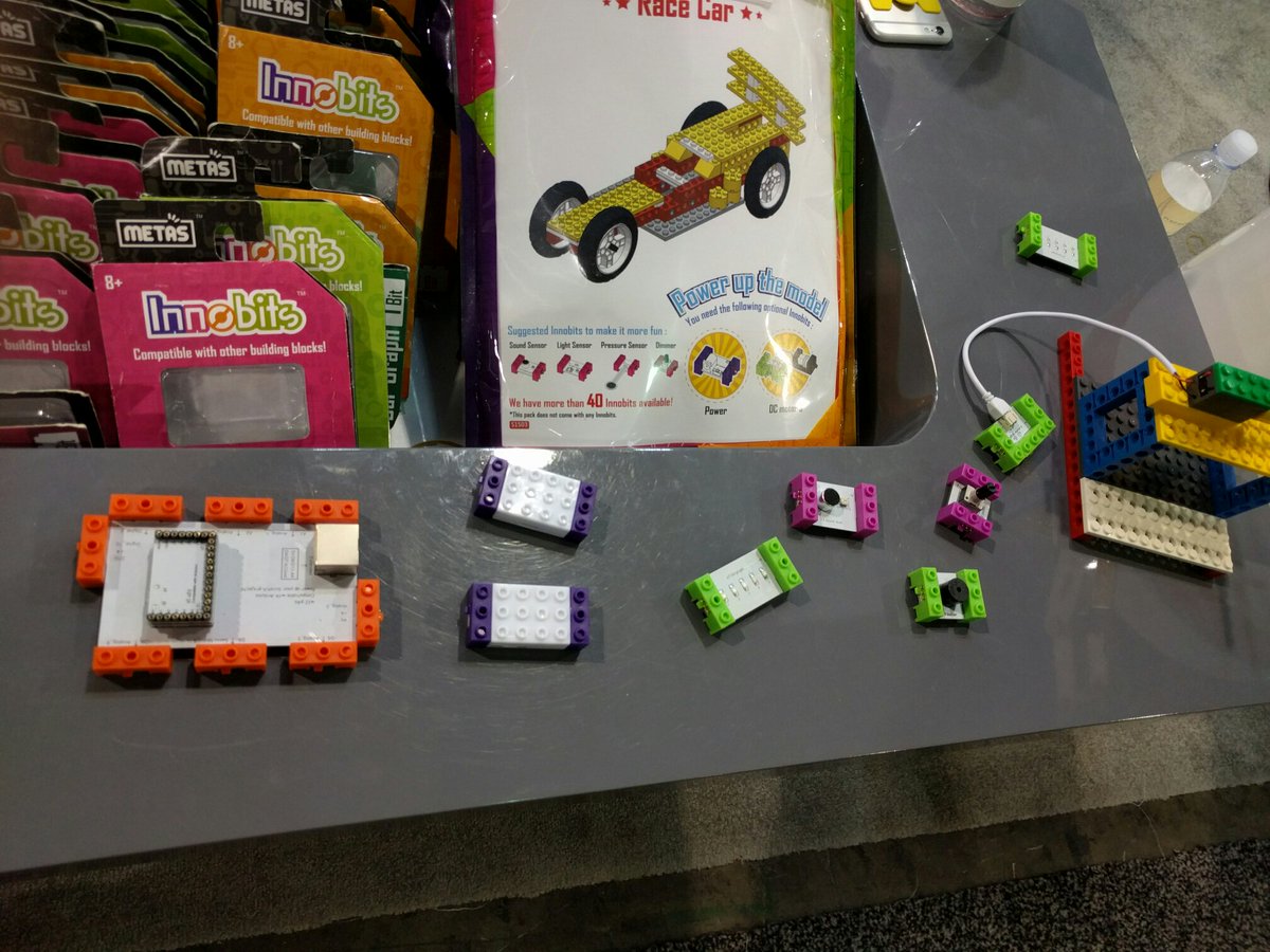 PolyglotProgram's tweet image. Teaching kids to program #CES.
