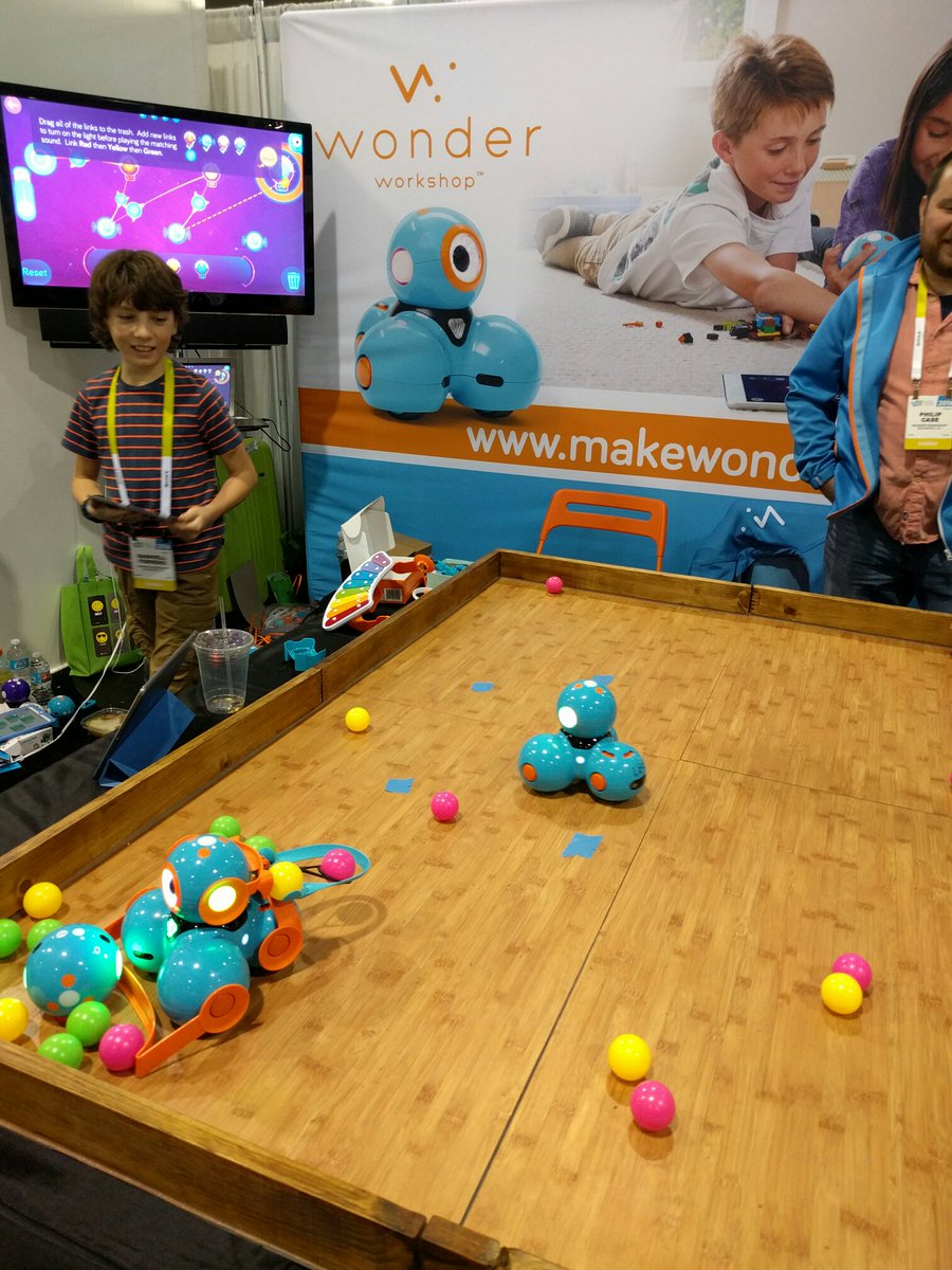 PolyglotProgram's tweet image. Teaching kids to program #CES.
