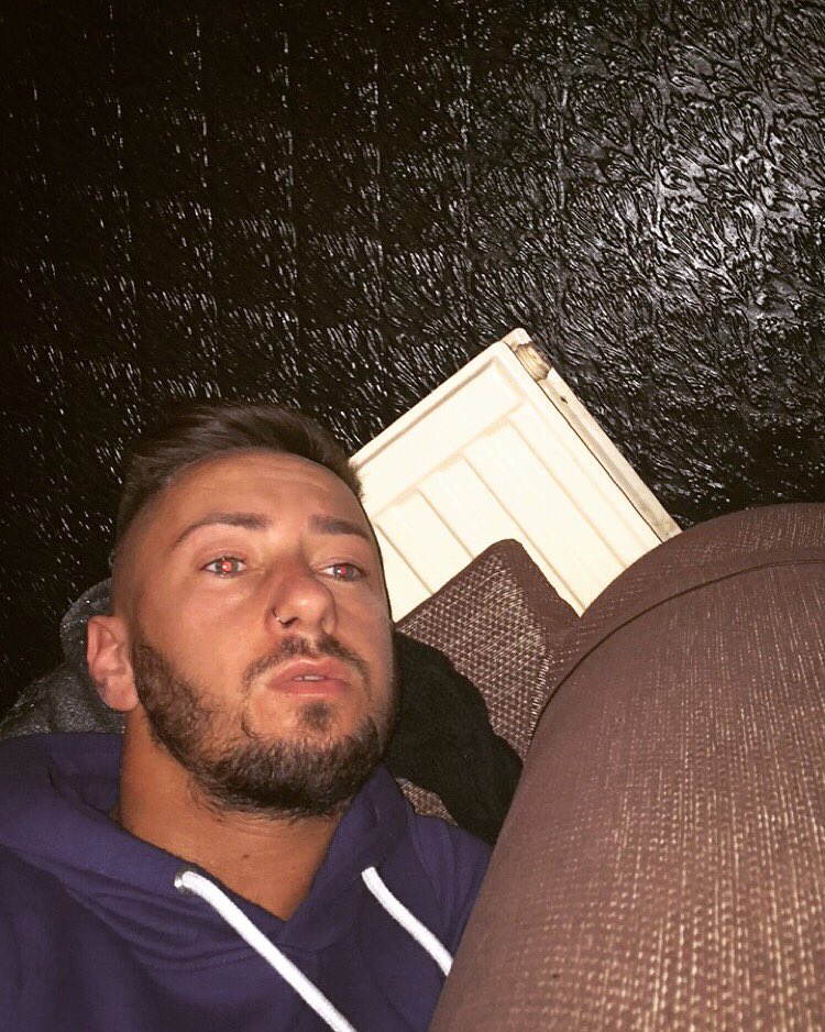 Shane_Crowtherr's tweet photo. In saving the papers ✌🏽️💷! #papersaver https://t.co/sjvMoBoOtH