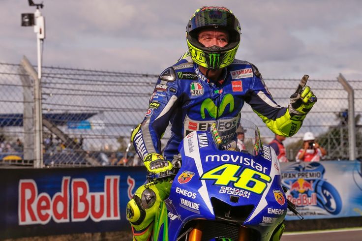 claxxxalc's tweet photo. Hay cosas que nunca deberΓan cambiar. #OnlyYellow #Tifosi #GoVale46 #ValeYellow @ValeYellow46 β₯ https://t.co/ILtAGRHlb9