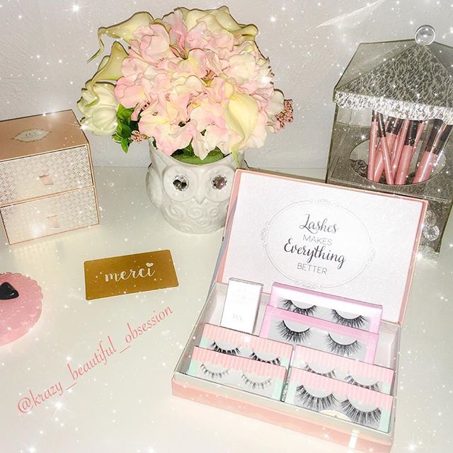 houseoflashes's tweet photo. ✨🎀The perfect lash setup by @krazy_beautiful_obsession ft our #LashDrawer and a few of our other favorites. 🎀✨ https://t.co/vqLYlPUz10