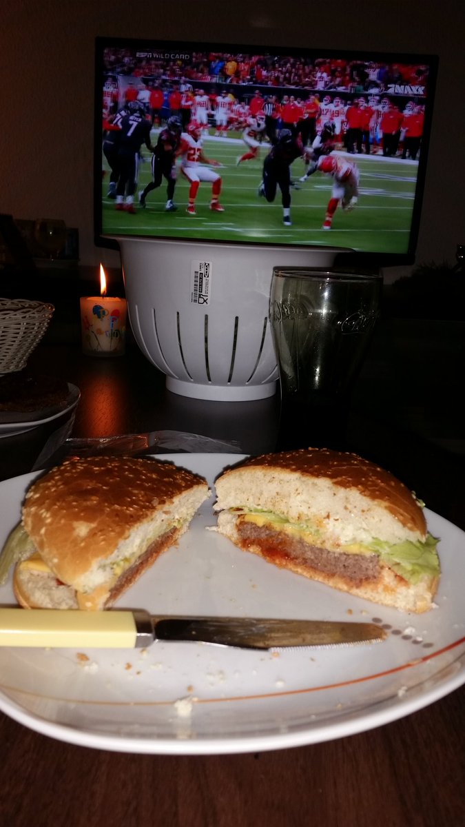 #ranNFL Burger und Football was will man mehr :D