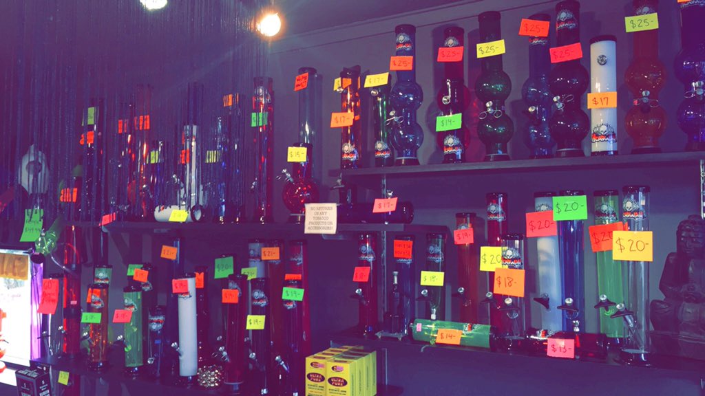 CosmicLLC1993's tweet photo. New acrylics in and out on the shelf! Stop by! #acrylic pipe #stuffstonerslike #headshop #smoke https://t.co/2EvHot440R