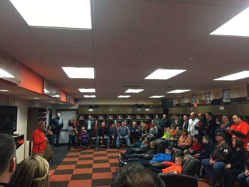 Special day for the program. Our 1995 MAC title team is back for a reunion. Day starting off w/ tour of locker room.
