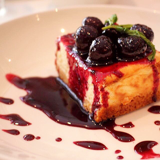 IRobertLondon's tweet photo. #cheesecake https://t.co/mX4lLzMzYe