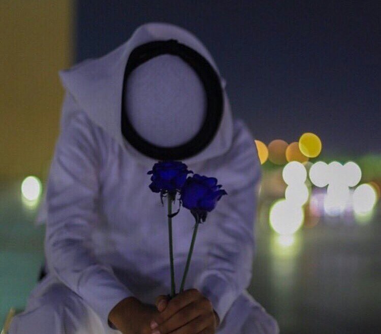 ahmadhanz91's tweet image. أسمع " أنيـن " البااب ..ويضيق صدري..
حتى الخشب حنّت .. " ضُلوعـه " للاشجار !!