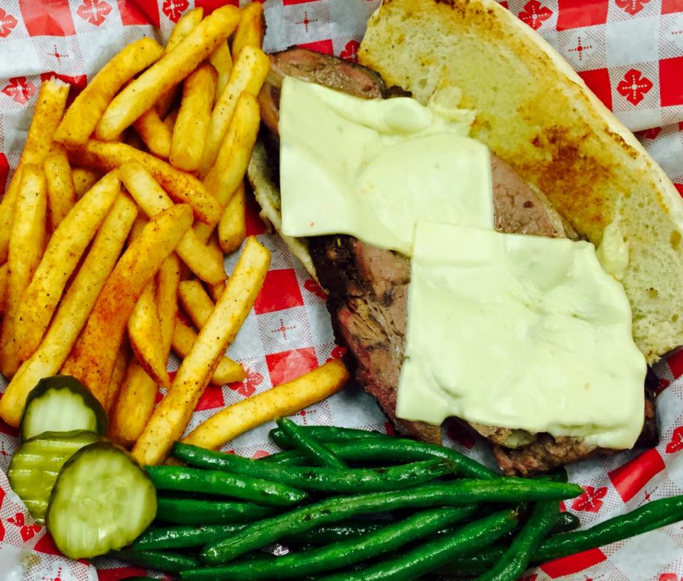HickoryRoadBBQ's tweet photo. Warm up with a smoky delicious Prime Rib Melt &amp; a local brew. @ZiplineBrewing #deliciousque #OatmealPorter https://t.co/I5JLpAHMDT