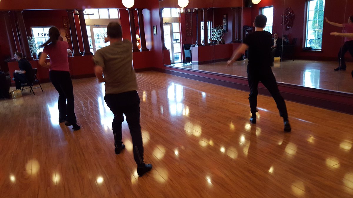 KTeasOnline's tweet photo. #1st2016 #PBLWSaturdayMorning #PBFitBURN #JustinStyle &amp; #Bronze2Rumba #CoolDown + #KTeasTreats #HotTea #NatlHotTeaMo https://t.co/amLujqcjX4