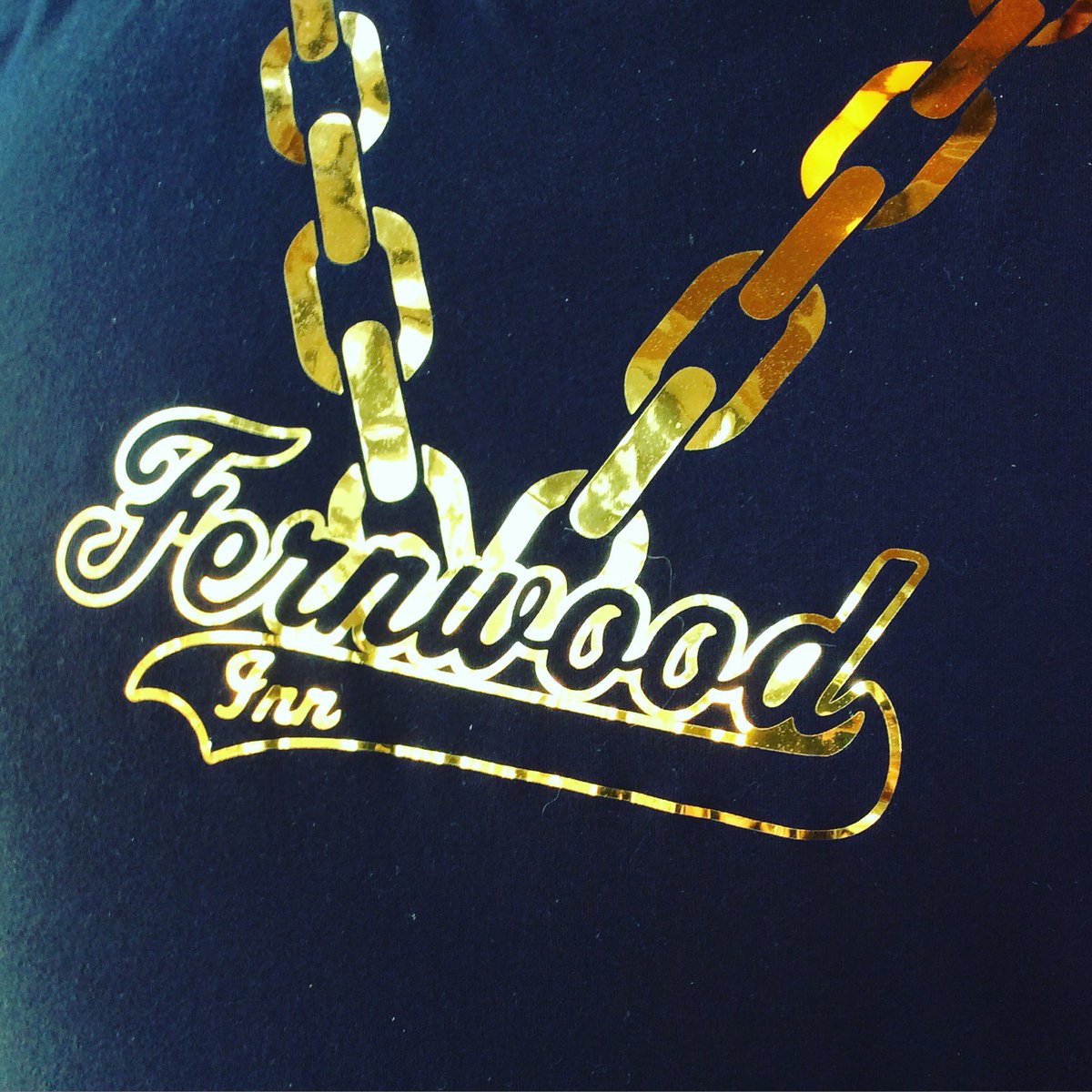 thefernwoodinn's tweet photo. Saturday bling!  #backandgold #fernwood #bling #yyj https://t.co/NxqKgvAdMp