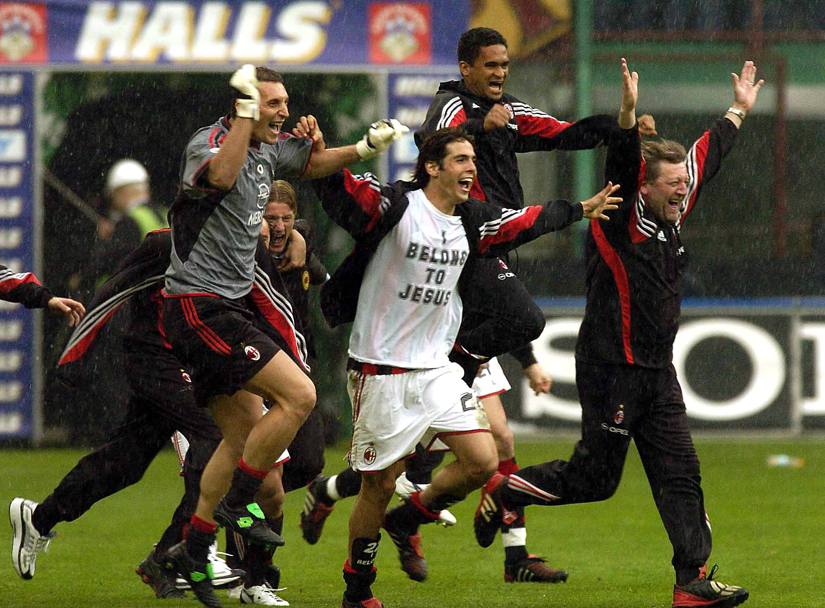 futbolinhistory's tweet photo. #ACM - #ASR. Triplice Fischio. Campioni D'Italia. https://t.co/t57kDGMUhY