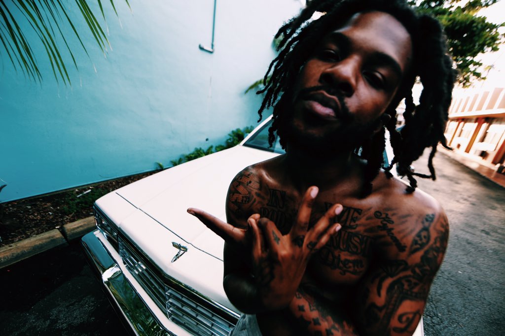 RodddZilla's tweet photo. FLORIDABOY🍊🌴💰™ https://t.co/tQBrYYb0Mp