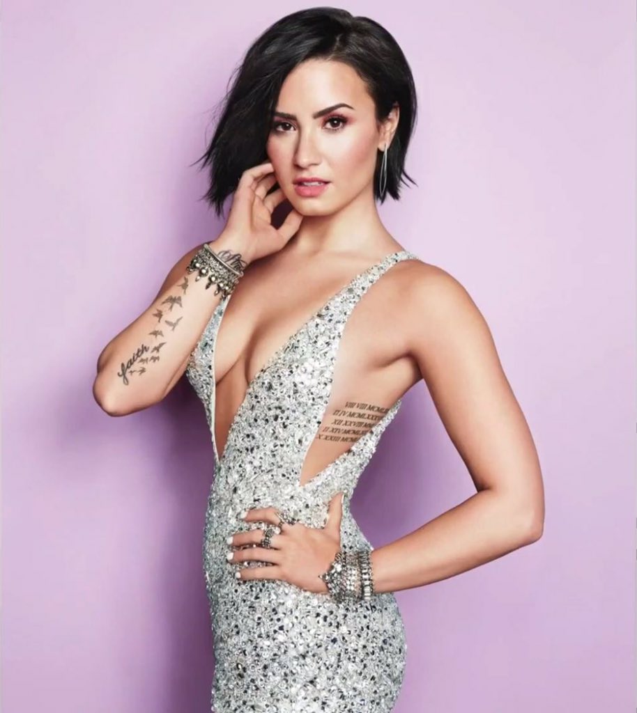 retweetsvslikes's tweet photo. Retweet for Demi Lovato
Like for Miley Cyrus https://t.co/5lrPheYDjQ