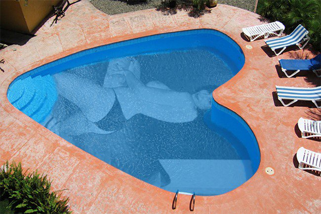 Nice.  I've seen hotel pools like that in NYC RT @1965pakman: @RebeccasOffice 2 different pool bottoms<a href="/tag/humpday"class="tags"><span>#humpday</span></a>