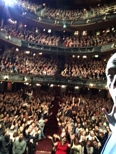 Please tweet any word using #DerrenMiracle in the next 10 mins for my London show. Thanks all.