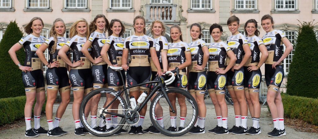 thesportyladies's tweet photo. #SWPIC Topsport Vlaanderen-Etixx-Guill D'or 2016 @teamTSVLA @UCIWomenCycling @Voxwomen https://t.co/1TDvliZr3o