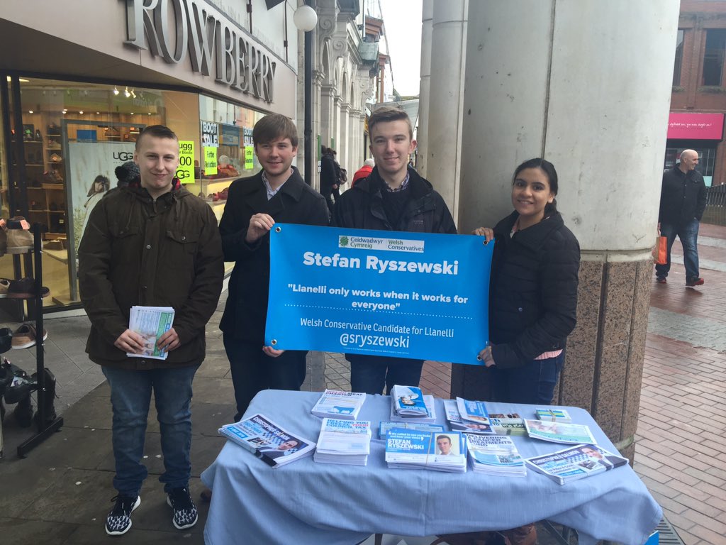 sryszewski's tweet photo. Was great to be out with @LlanConservativ team today in the town centre. Very positive response from local people! https://t.co/1qD088fvhJ
